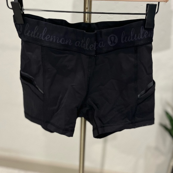 Lululemon Bike Shorts | Black | Size 6 | Pockets | Reflective | GREAT Condition - Picture 2 of 7